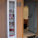 Arnold Apartment *
